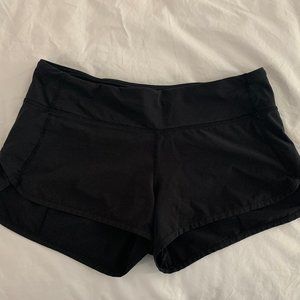 black lululemon shorts